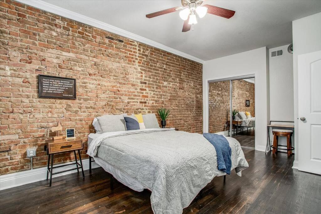 Oasis Midtown Kc- 2 Bedroom Apt カンザスシティ エクステリア 写真