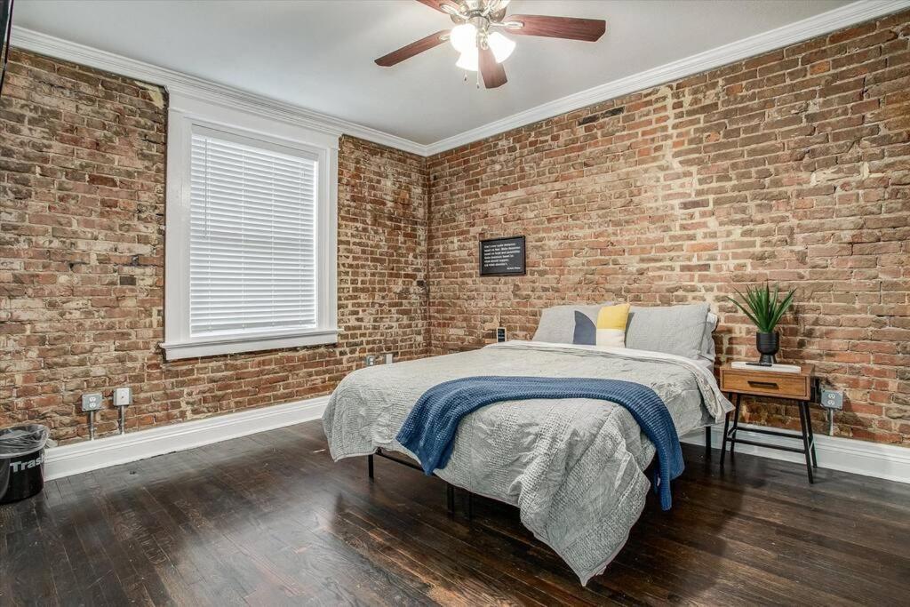 Oasis Midtown Kc- 2 Bedroom Apt カンザスシティ エクステリア 写真