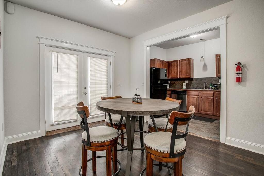 Oasis Midtown Kc- 2 Bedroom Apt カンザスシティ エクステリア 写真